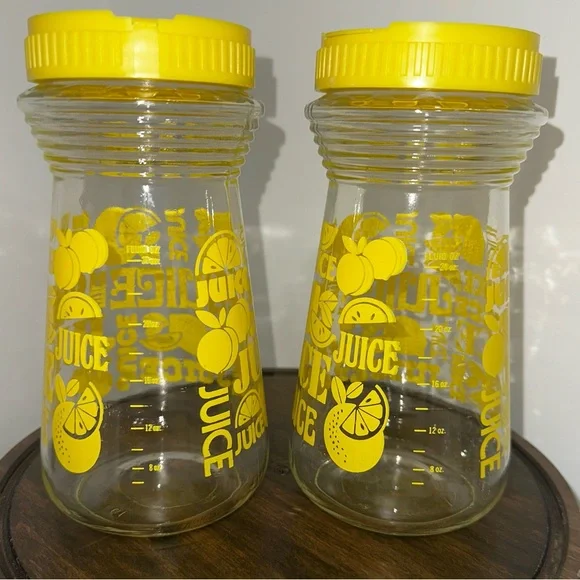Vintage 1970’s Anchor Hocking Yellow Lemon Juice Carafes - Set of 2 - Picture 3 of 5
